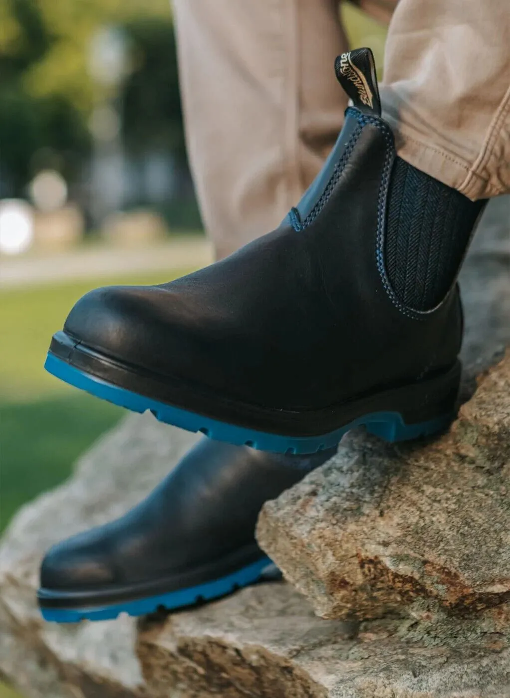 Blundstone #2343 Black/Blue Chelsea Boot