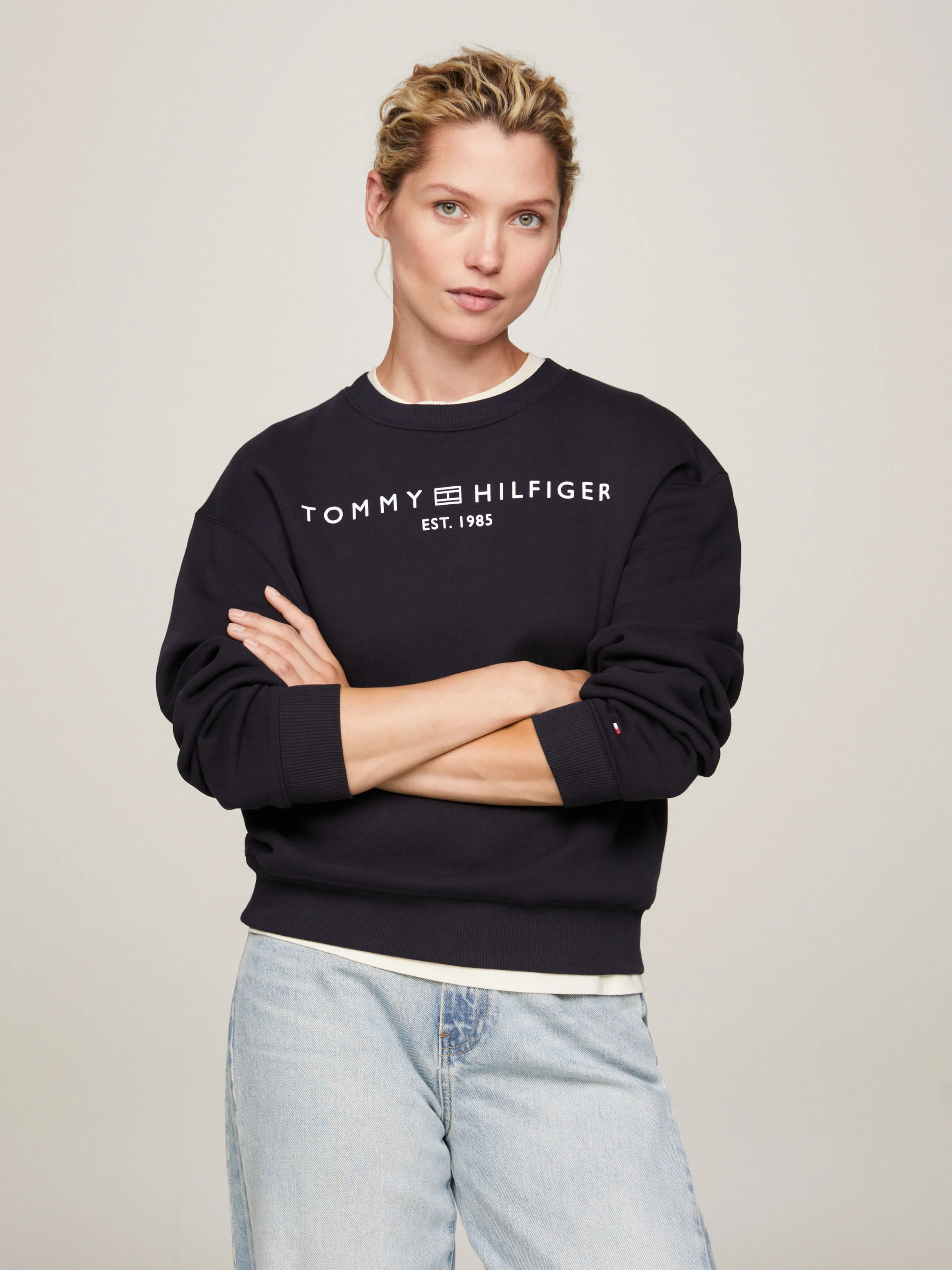 Chest Logo Crew Neck Sweatshirt | Sweatshirts & Hoodies | Tommy Hilfiger