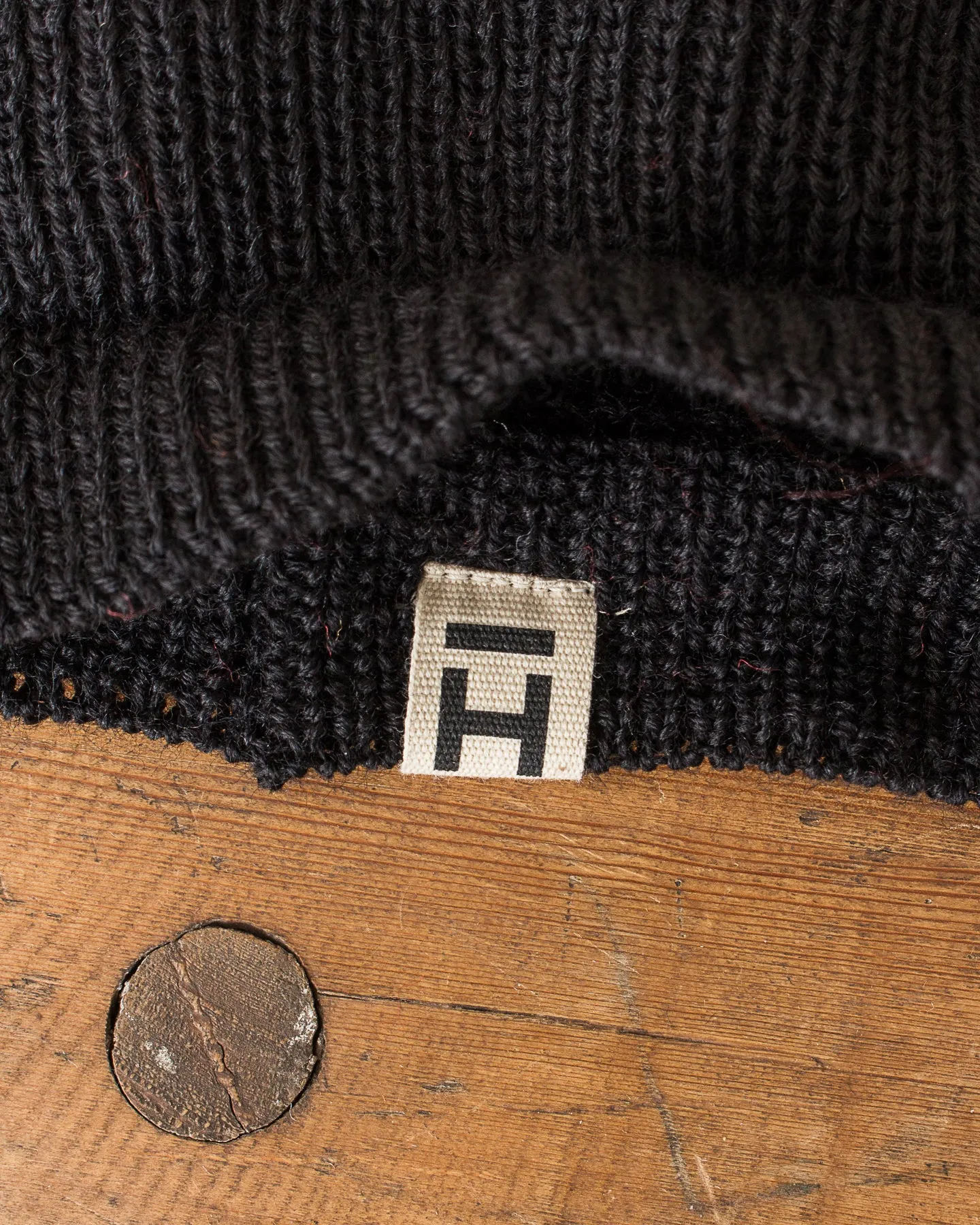 Heimat Mechanics Bobble Wool Hat Schwarz / Safety Red