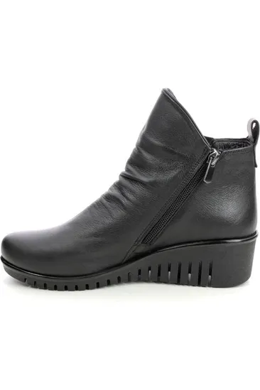 Lotus Cordelia boot in Black Leather