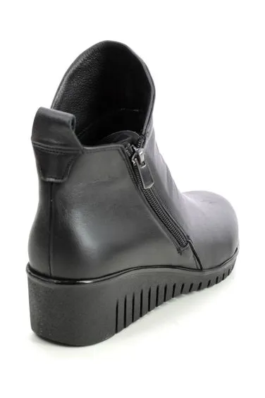 Lotus Cordelia boot in Black Leather