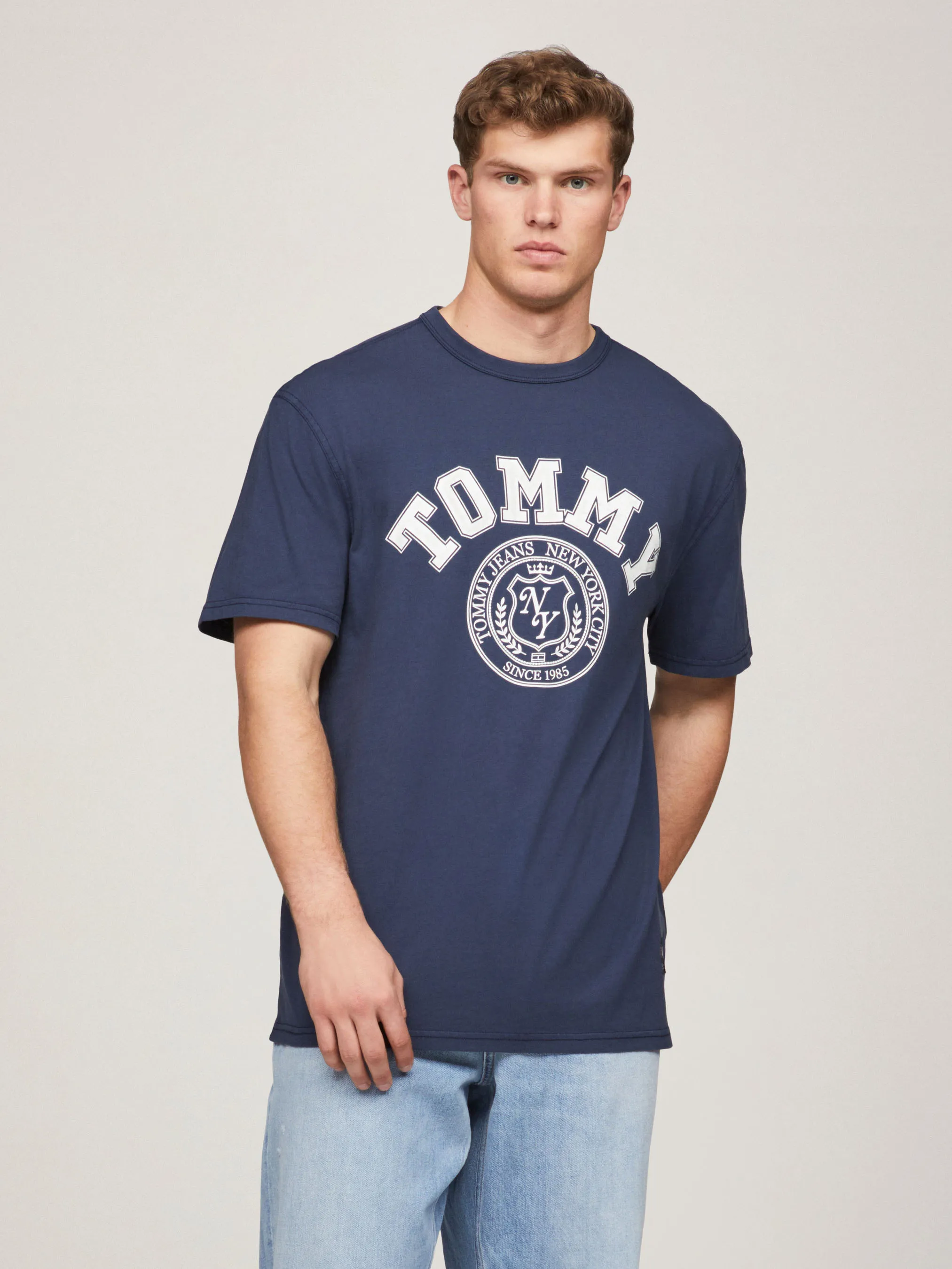 Regular Vintage Arch Tommy Tee | T-Shirts | Tommy Jeans