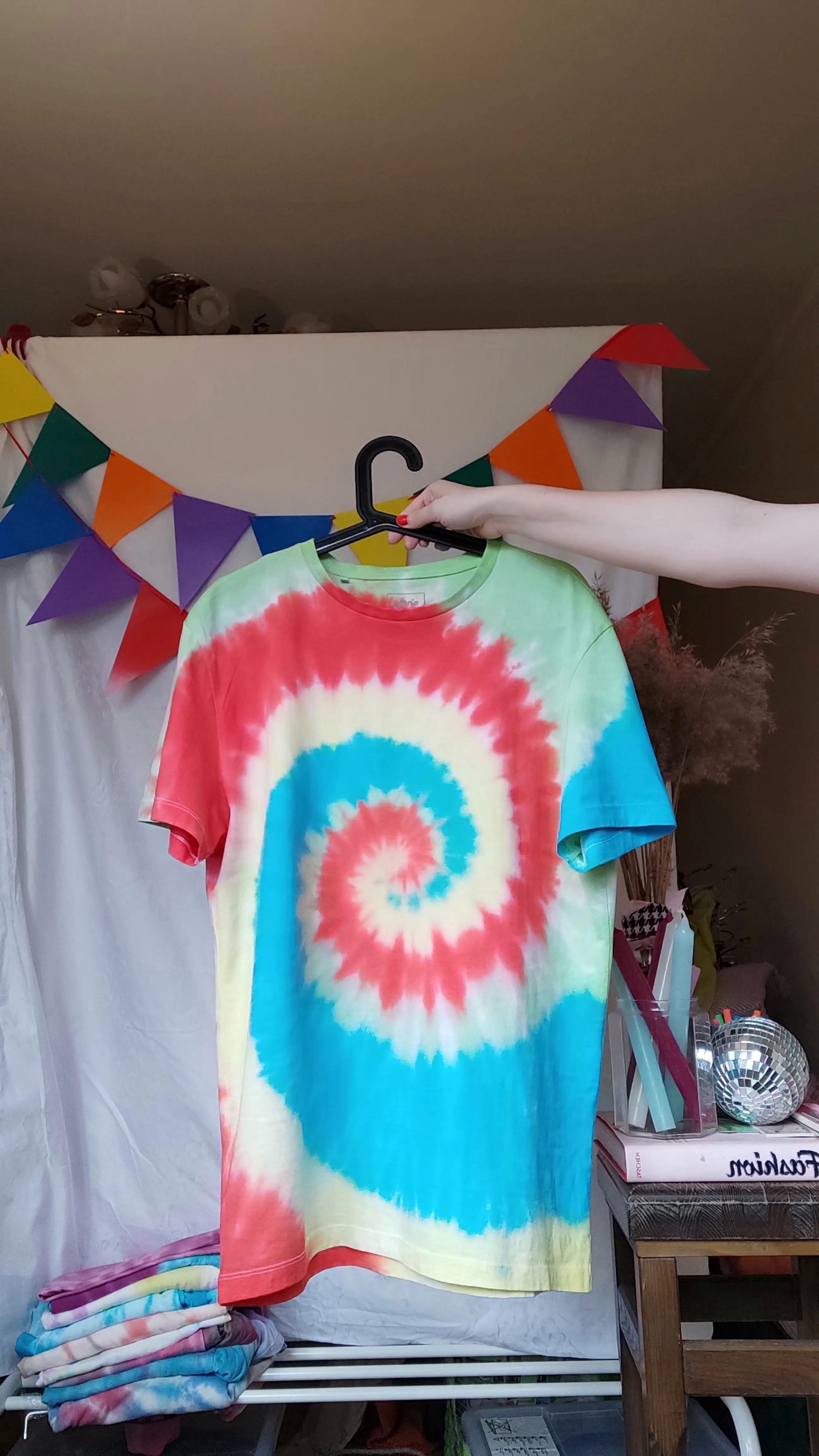 TIE-DYE T-SHIRT CANCER