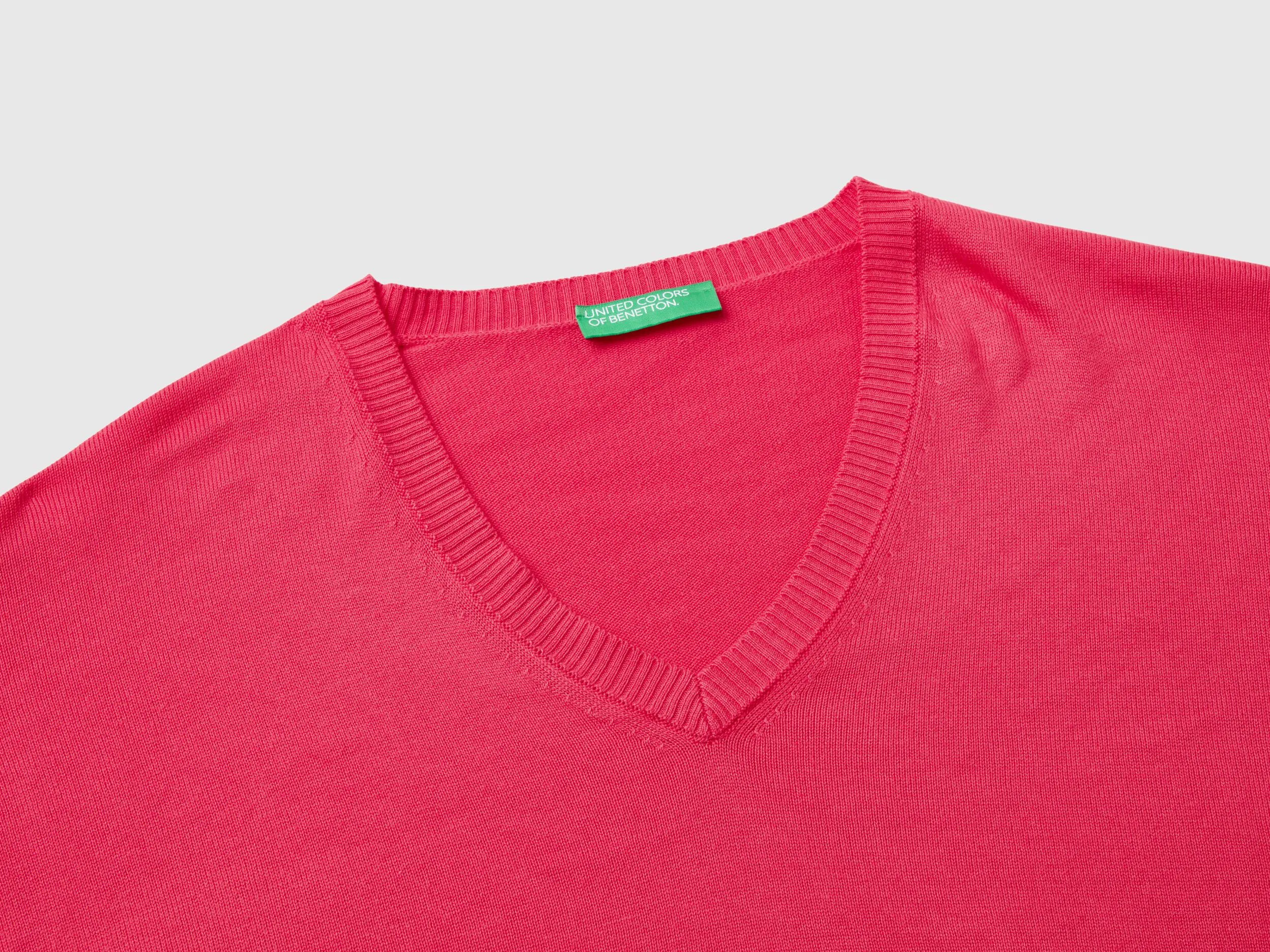 V-neck sweater in Modal® blend - Fuchsia | Benetton